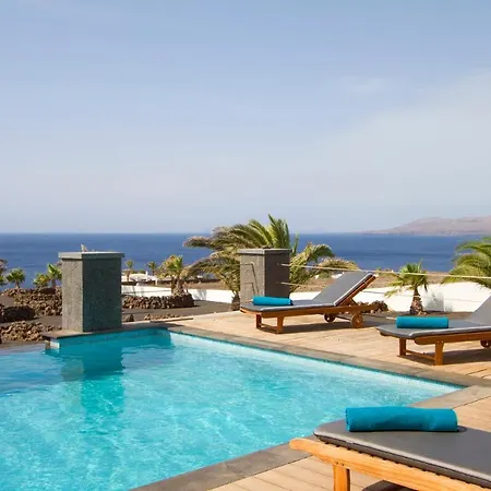 Villa Sleeps 6 With Pool Puerto Calero