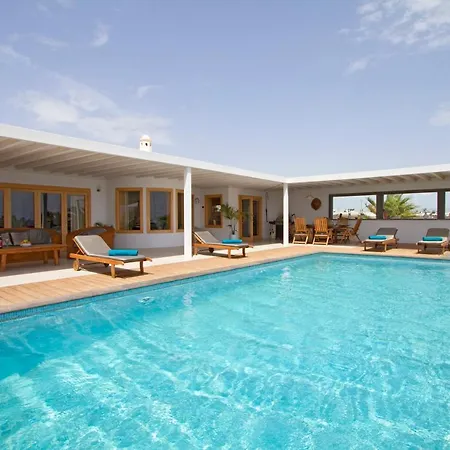 Sleeps 6 With Pool *