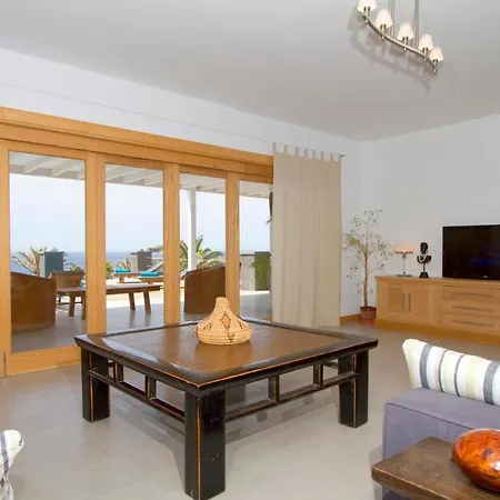 Sleeps 6 With Pool