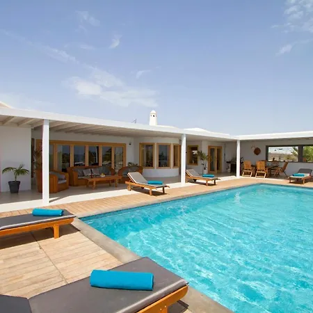 Sleeps 6 With Pool Villa