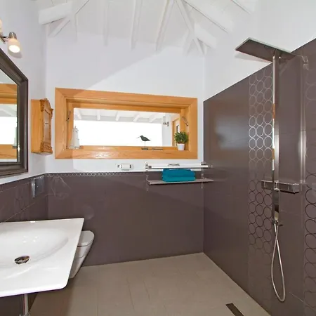 Villa Sleeps 6 With Pool Puerto Calero