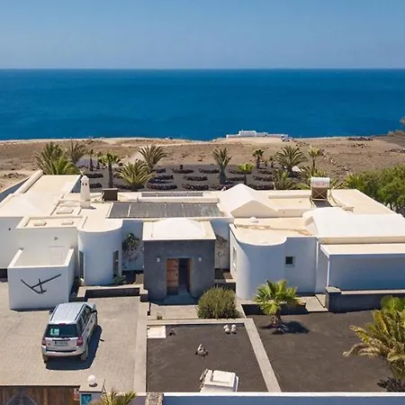 Sleeps 6 With Pool Villa